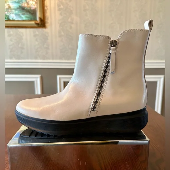 NWOT!🤩NATURALIZER!❄️Flat form/Ankle Boot/TALISE/Porcelain/Leather Zip/size-8.5 - Picture 4 of 16